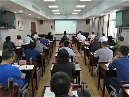 2022年省直机关学习十九届六中全会精神培训班课堂教学.jpg
