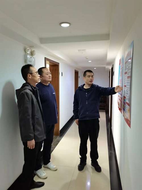 清理小组.jpg
