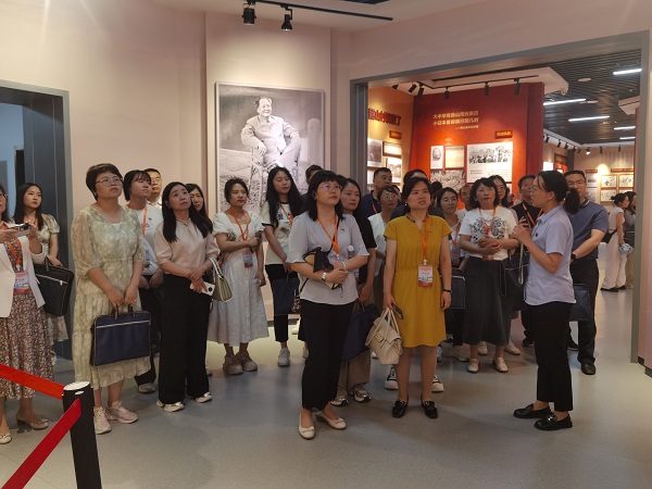 师资班外出2.jpg