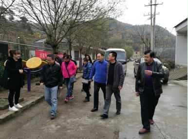 C:Documents and SettingsAdministrator\u684c面\u65b0建文件夹\u6821刊部二级网站消息y101校刊部赴商洛市小韩峪村\u65b0建文件夹.jpg