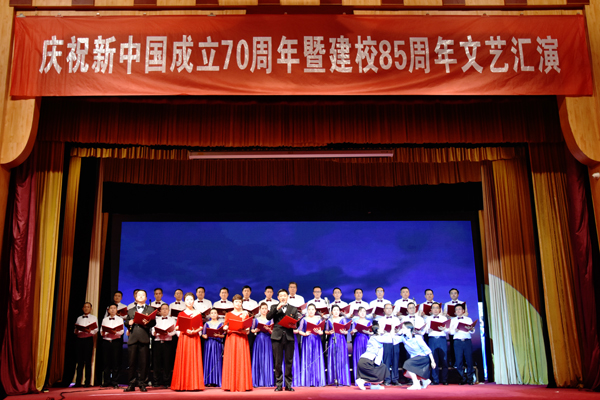 6、学员二部、中青二班表演朗诵《青春中国》.jpg