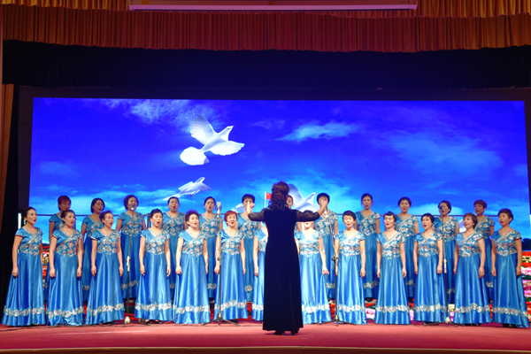 7、老干部合唱团表演女声合唱《今天是你的生日中国》、《江山》.jpg